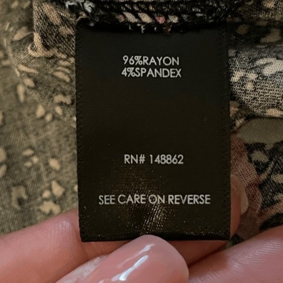 Torrid Dark Floral Keyhole Dress 3X - Picture 8 of 10